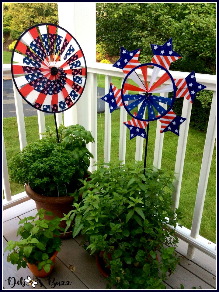 Independence-Day-decorations-spinners