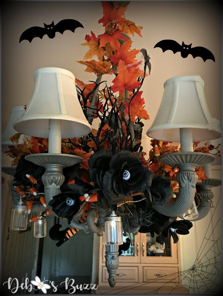 spooky-Halloween-tablescape-eye-newt-chandelier-bats