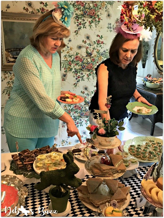 alice-in-wonderland-buffet-ladies