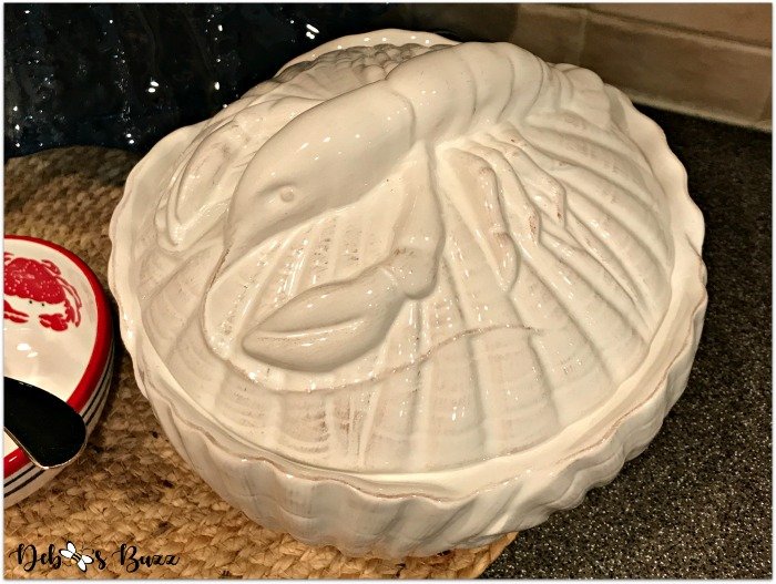 coastal-decor-kitchen-covered-lobster-dish