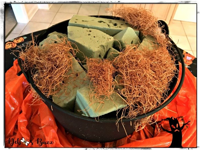 Halloween-floral-foam-caudron-fill