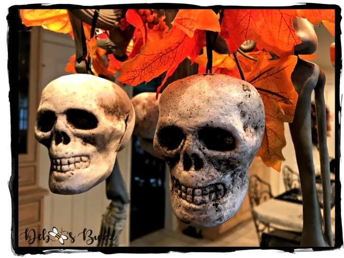 decorate-halloween-hanging-skulls