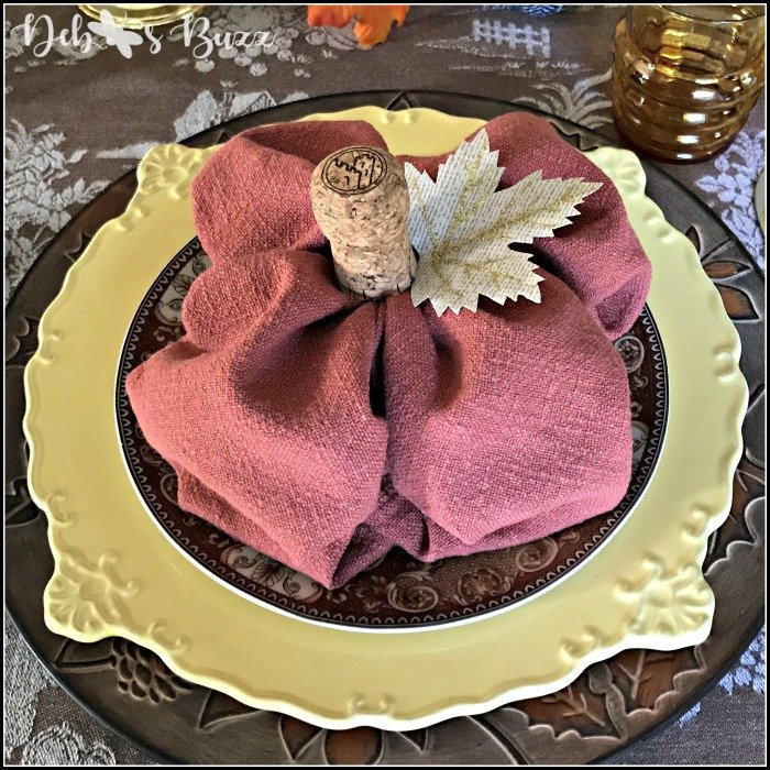 pumpkin-napkin-fold