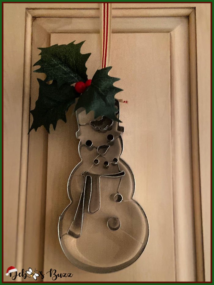 Christmas-cookie-cutter-snowman